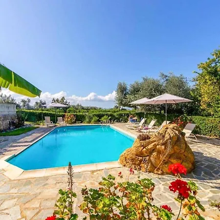 Antonis Villa Polis